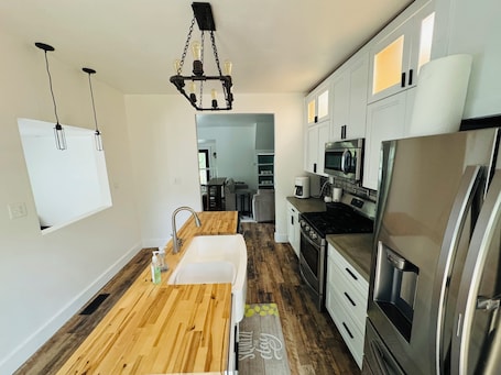 Private kitchen. Charming 3-bedroom house in quiet residential neighborhood