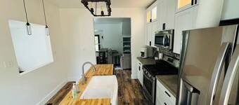 Charming 3-bedroom house in quiet residential neighborhood