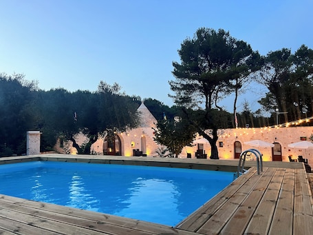 Seasonal outdoor pool