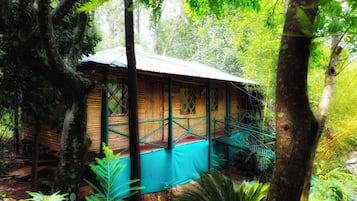 Traditional Cottage | 1 bedroom, Egyptian cotton sheets, premium bedding, memory foam beds