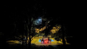 Outdoor dining - Devigiri Home Stay and Resort (Chikkamagaluru)