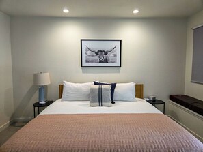 3 Schlafzimmer, Schreibtisch, Bügeleisen/Bügelbrett, Reisekinderbett