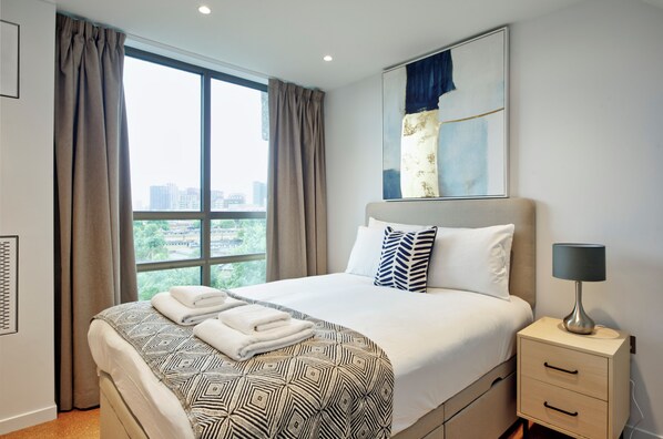 2 slaapkamers, een strijkplank/strijkijzer, gratis wifi, beddengoed