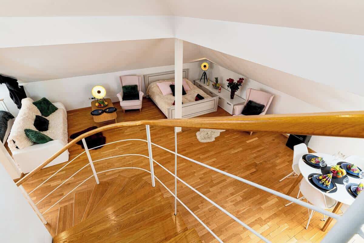 Golden River Apartment - Prag
