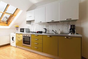 Fridge, microwave, oven, stovetop