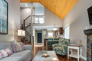 تلفزيون ذكي، مدفأة، كُتُب