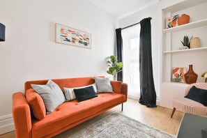 Unclassified image, 4 of 24, button - Beautifully Designed 2 Bed Apartment (Cardiff)