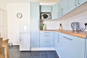 Unclassified image, 5 of 24, button - Beautifully Designed 2 Bed Apartment (Cardiff)