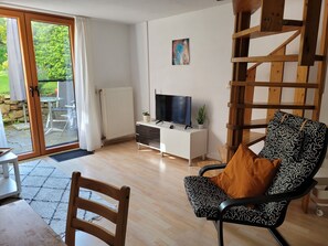 Smart TV - Ruhig Gelegene 2-zimmer-maisonette mit Terrasse in Lenglern-15 Min bis Göttingen (Bovenden)