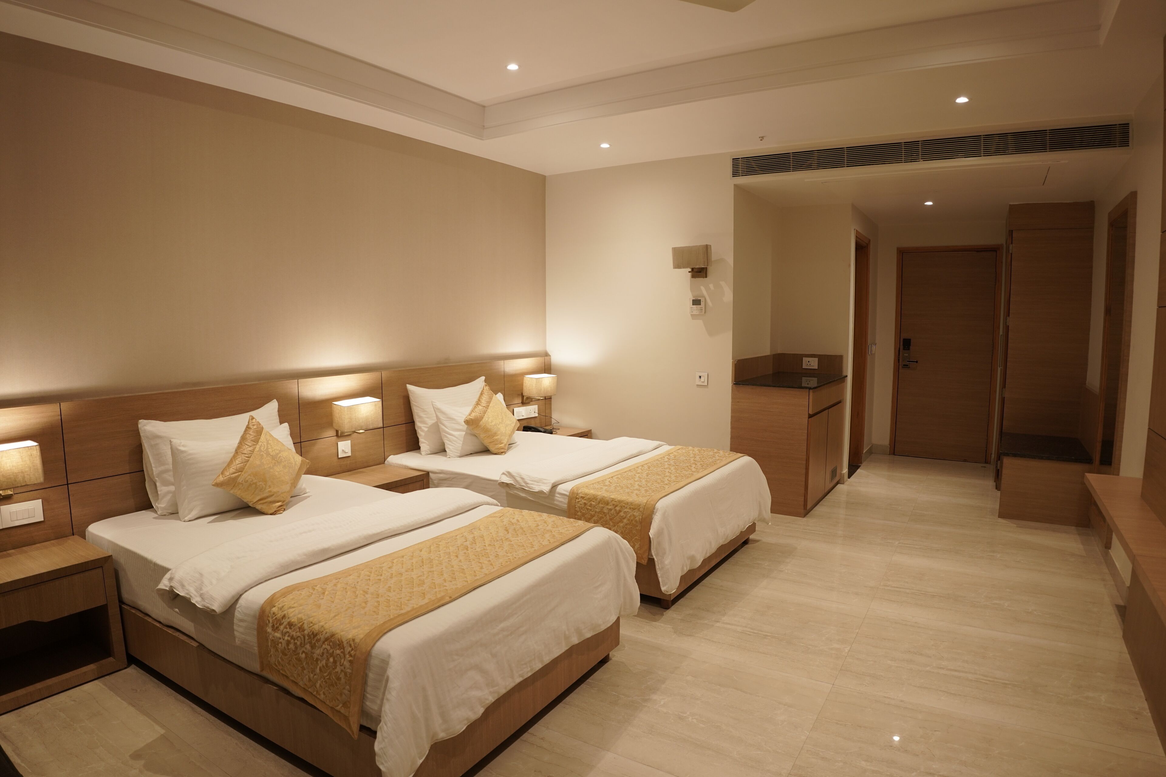 Superior Single Room, Hill View | Memory-foam beds, desk, laptop workspace, bed sheets