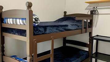 Quarto triplo básico | 3 quartos, roupas de cama antialérgicas, individualmente decorados