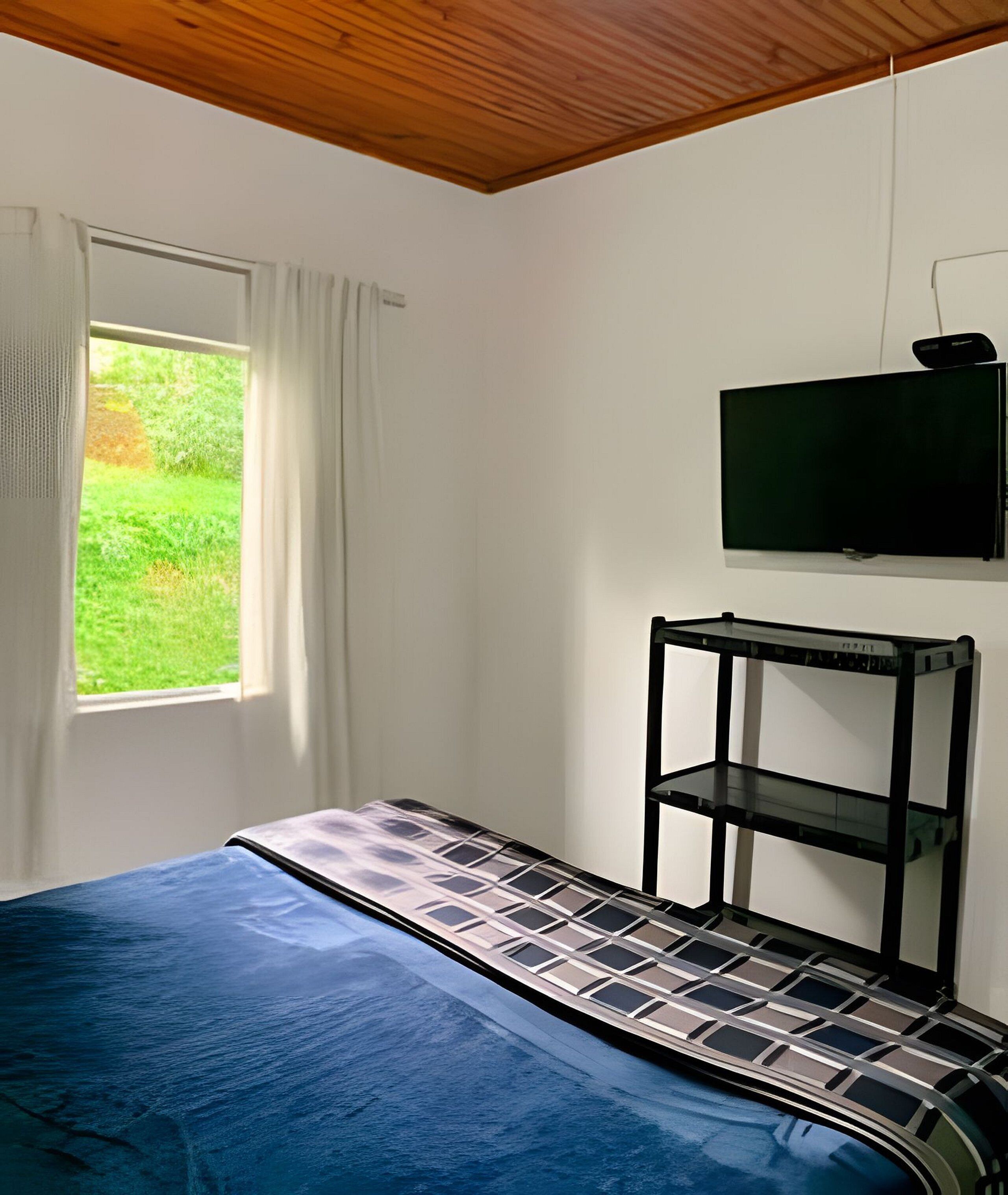 3 bedrooms, hypo-allergenic bedding, individually decorated