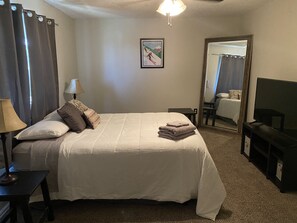 2 habitaciones, tabla de planchar con plancha, cuna de viaje y wifi 