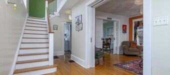 The Big House, Historic 4-Bedroom Home With Custom Art And Dedicated Workspace