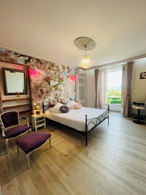 Comfort Room | Free WiFi