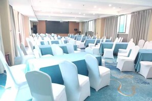Unclassified image, 4 of 44, button - shi bo hotel (Zhengzhou)