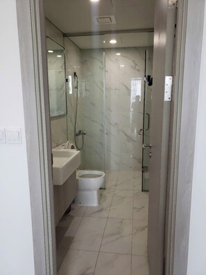 Apartment | Bathroom | Hair dryer, bidet, towels, soap
