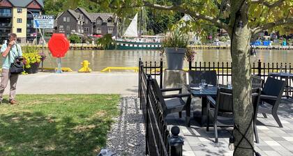 Amazing Views of Two Beaches â Treehouse Retreat with Wildlife & Waves