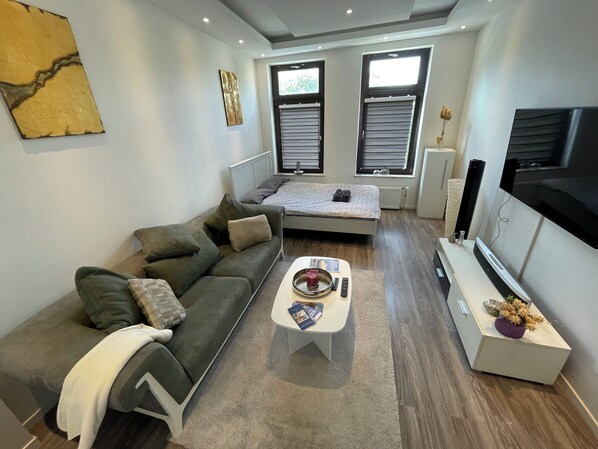 3 bedrooms, desk, free WiFi, bed sheets