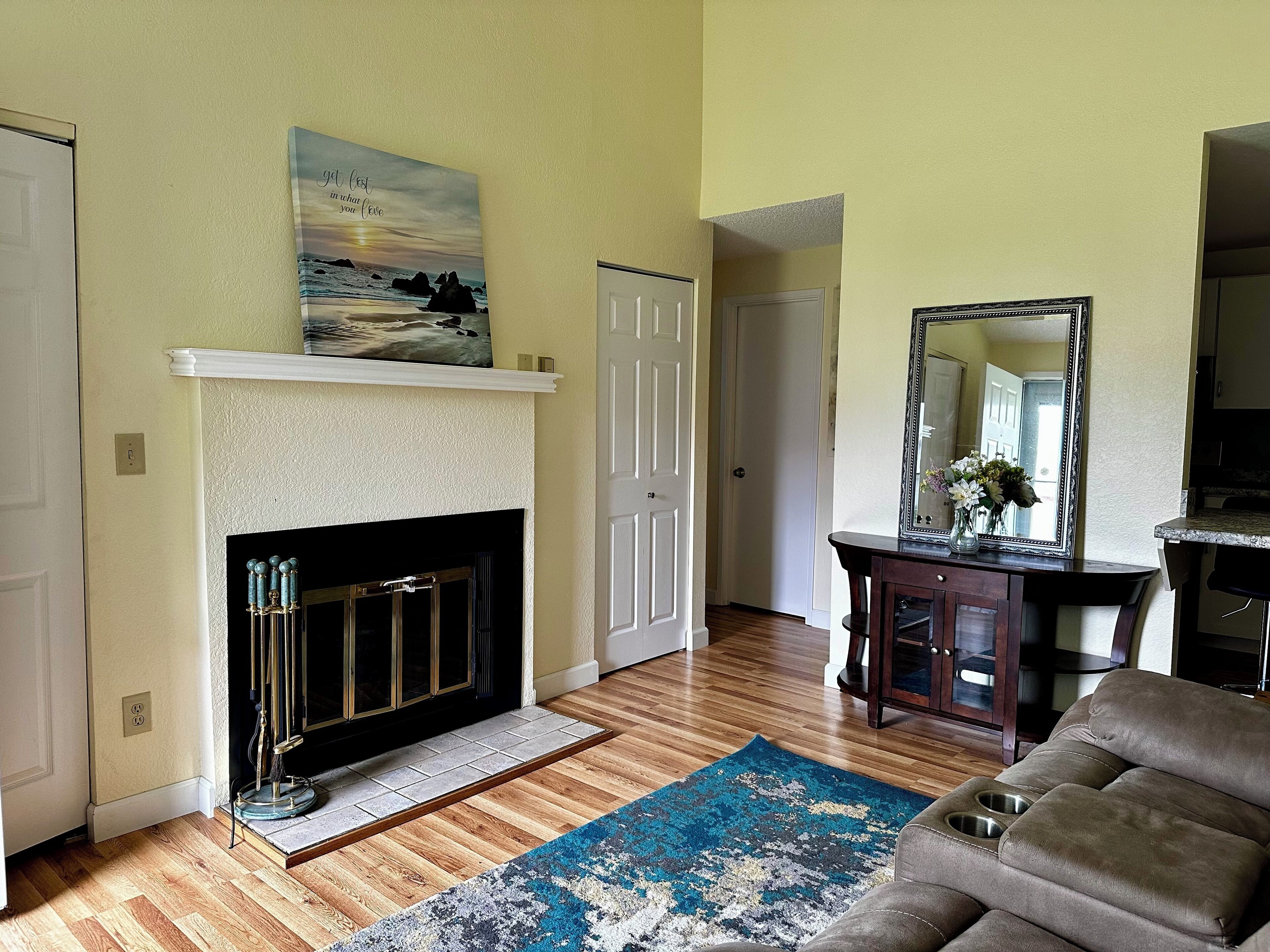 Midterm Rental Townhouse Style Condo in Anchorage