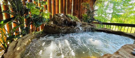 Bain à remous extérieur