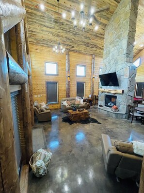 スマートテレビ、暖炉、テレビゲーム