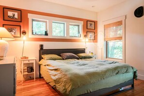 3 Schlafzimmer, Schreibtisch, Bügeleisen/Bügelbrett, WLAN