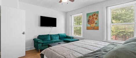 2 bedrooms, iron/ironing board, free WiFi, bed sheets