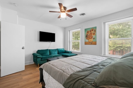2 bedrooms, iron/ironing board, free WiFi, bed sheets. Unit #2 Close to Howard University