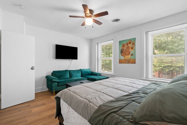 2 bedrooms, iron/ironing board, free WiFi, bed sheets