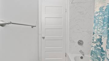 Hårtørrer, håndklæder, Sæbe, Shampoo