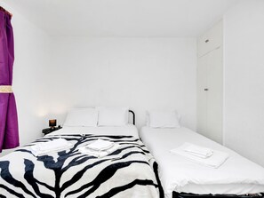 3 habitaciones, tabla de planchar con plancha y wifi gratis 