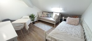 1 chambre, bureau, fer et planche à repasser, Wi-Fi