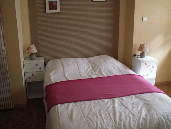 1 bedroom, WiFi, bed sheets