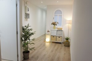 Interior - Grand Appartement 2 Chambres et 2 SDB Dans le Centre Ville de Barcelone (Barcelona)