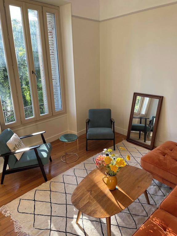 Spacious Riverside Getaway - Cahors