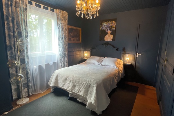 2 bedrooms, in-room safe, desk, iron/ironing board