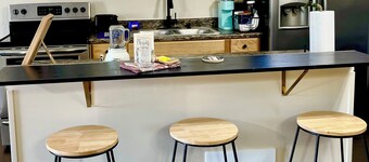 Fun 2 BdRm Apt in the Bourbon Capital with Pool Table, PAC-Man & More!