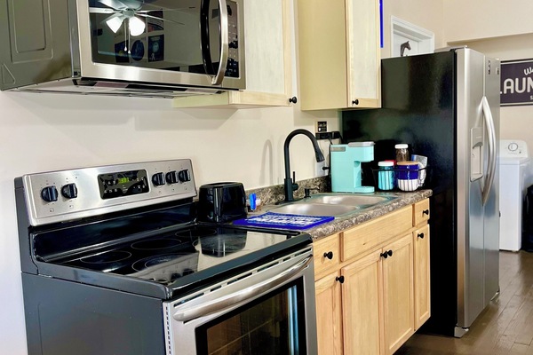 Refrigerador, microondas, horno, placa de cocina