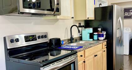 Fun 2 BdRm Apt in the Bourbon Capital with Pool Table, PAC-Man & More!