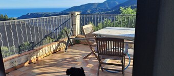 Pour vacances entre mer et montagne a 5 km de menton 5 km Italie 15 km monaco