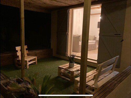 Cosy Studio (tiny house), parking, à Mougins proche Cannes.