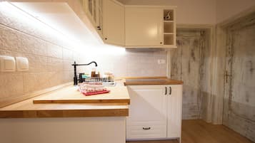 Microwave, stovetop, dishwasher
