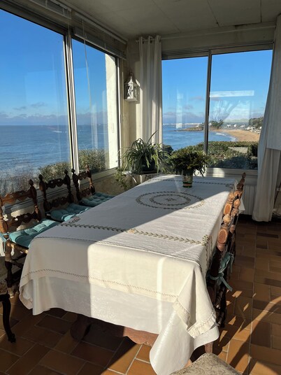 
"Beachfront villa in Pornichet, with direct access to the sea"