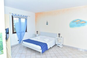 Studio, hageutsikt | Barnesenger og wi-fi (inkludert)