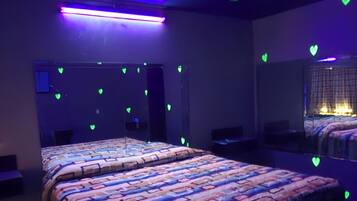 Deluxe Single Room | Living area