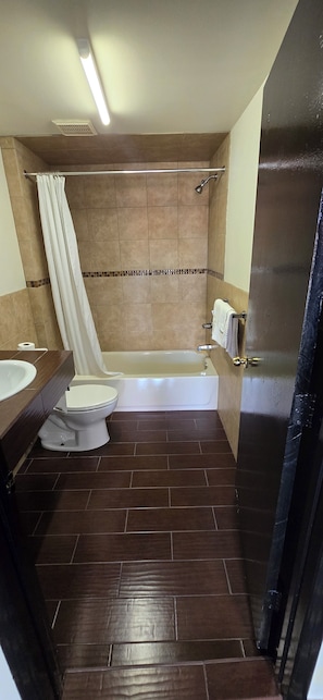 Deluxe Single Room | Bathroom