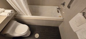 Jetted tub - Royal Budget Inn (Redford)