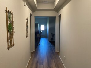 Interior - Cozy 1-bedroom house with fitness room, WiFi in welcoming Richmond (Richmond)