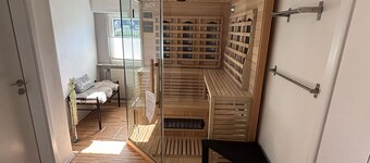 Neu Renovierte Wohnung mit Infrarotsauna u. Elektrokamin